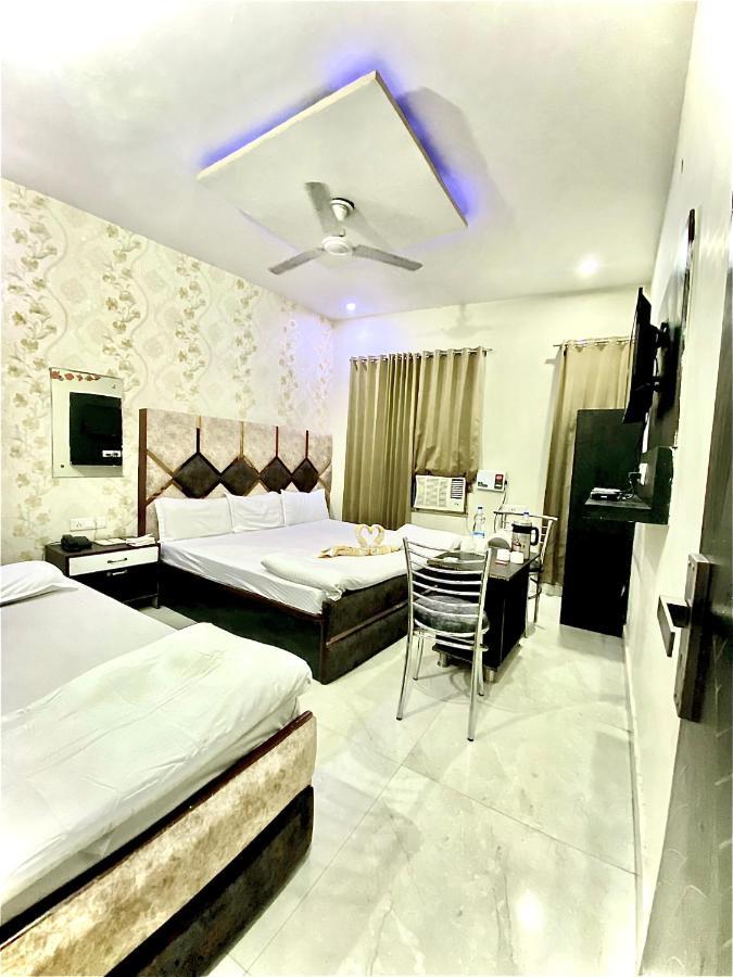Swaran Hotel Amritsar Exterior photo